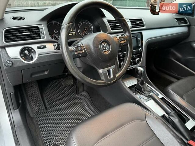 Серый Фольксваген Пассат, объемом двигателя 2.48 л и пробегом 185 тыс. км за 9800 $, фото 37 на Automoto.ua