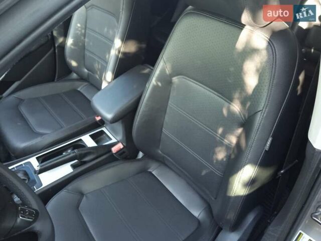 Сірий Фольксваген Пассат, об'ємом двигуна 2.5 л та пробігом 216 тис. км за 9800 $, фото 21 на Automoto.ua