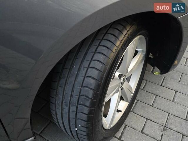 Серый Фольксваген Пассат, объемом двигателя 2.5 л и пробегом 241 тыс. км за 7450 $, фото 16 на Automoto.ua