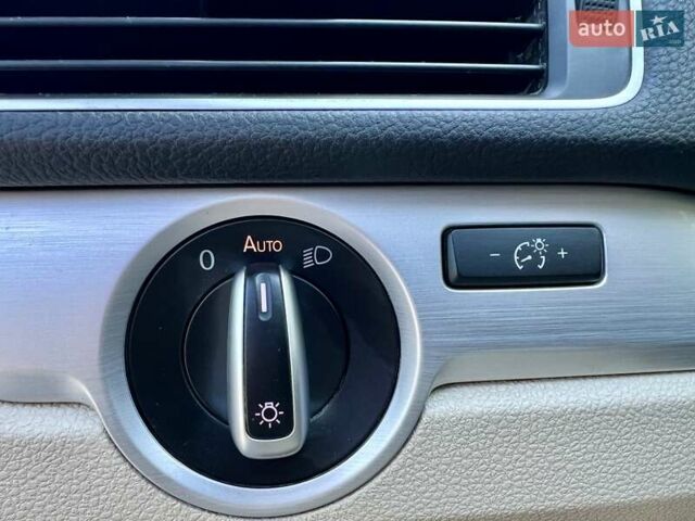 Серый Фольксваген Пассат, объемом двигателя 2.48 л и пробегом 220 тыс. км за 9800 $, фото 11 на Automoto.ua