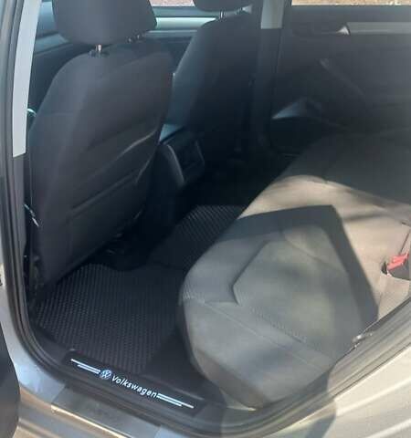 Серый Фольксваген Пассат, объемом двигателя 2.5 л и пробегом 190 тыс. км за 10000 $, фото 4 на Automoto.ua