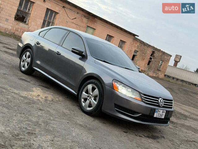 Серый Фольксваген Пассат, объемом двигателя 2.5 л и пробегом 225 тыс. км за 11000 $, фото 36 на Automoto.ua