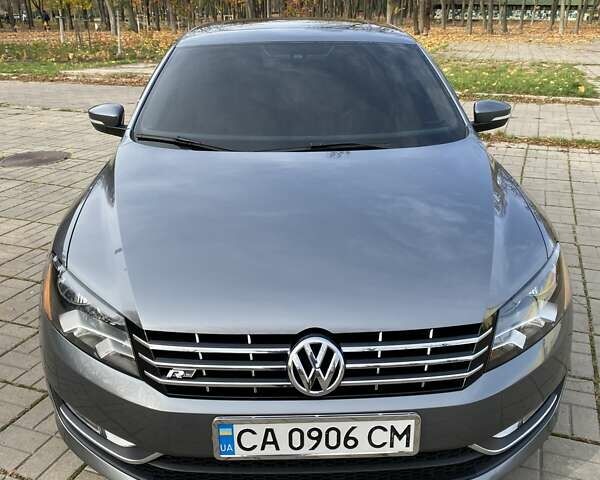 Серый Фольксваген Пассат, объемом двигателя 2.48 л и пробегом 224 тыс. км за 12000 $, фото 12 на Automoto.ua