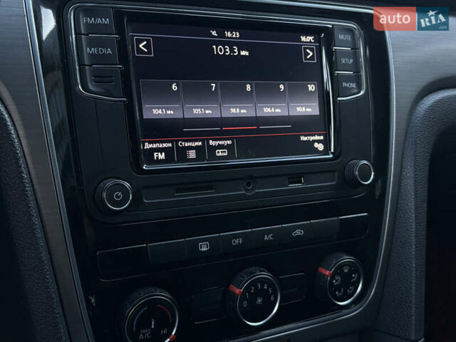 Серый Фольксваген Пассат, объемом двигателя 2.48 л и пробегом 232 тыс. км за 10199 $, фото 13 на Automoto.ua