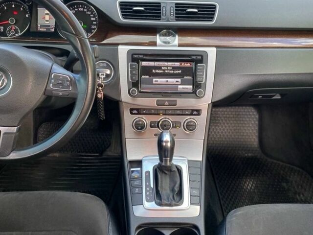 Серый Фольксваген Пассат, объемом двигателя 1.8 л и пробегом 151 тыс. км за 11000 $, фото 3 на Automoto.ua