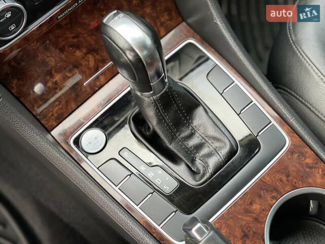 Фольксваген Пассат 2012 в Нововолынск на Automoto.ua Серый Фольксваген Пассат, объемом двигателя 1.97 л и пробегом 197 тыс. км за 12800 $, фото 36 на Automoto.ua