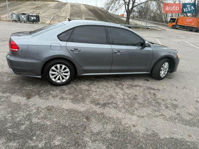 Сірий Фольксваген Пассат, об'ємом двигуна 2.5 л та пробігом 227 тис. км за 10800 $, фото 2 на Automoto.ua
