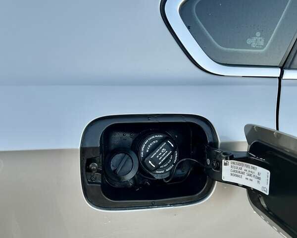 Серый Фольксваген Пассат, объемом двигателя 2.48 л и пробегом 215 тыс. км за 9950 $, фото 6 на Automoto.ua