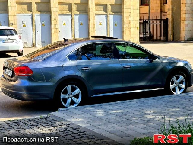 Серый Фольксваген Пассат, объемом двигателя 2.5 л и пробегом 330 тыс. км за 9500 $, фото 5 на Automoto.ua