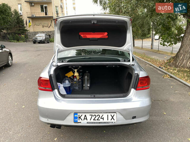 Серый Фольксваген Пассат, об'ємом двигуна 1.8 л та пробігом 174 тис. км за 9000 $, фото 12 на Automoto.ua