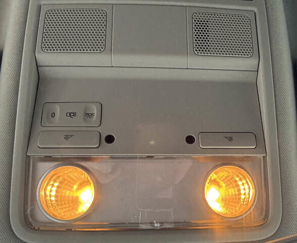 Сірий Фольксваген Пассат, об'ємом двигуна 1.97 л та пробігом 220 тис. км за 11499 $, фото 48 на Automoto.ua