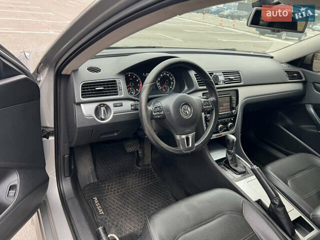 Сірий Фольксваген Пассат, об'ємом двигуна 2.48 л та пробігом 290 тис. км за 9300 $, фото 8 на Automoto.ua