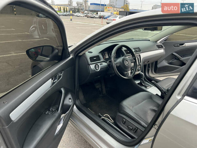 Сірий Фольксваген Пассат, об'ємом двигуна 2.48 л та пробігом 290 тис. км за 9300 $, фото 10 на Automoto.ua