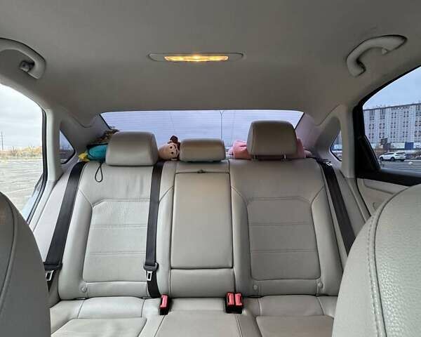 Серый Фольксваген Пассат, объемом двигателя 2.48 л и пробегом 214 тыс. км за 10200 $, фото 19 на Automoto.ua