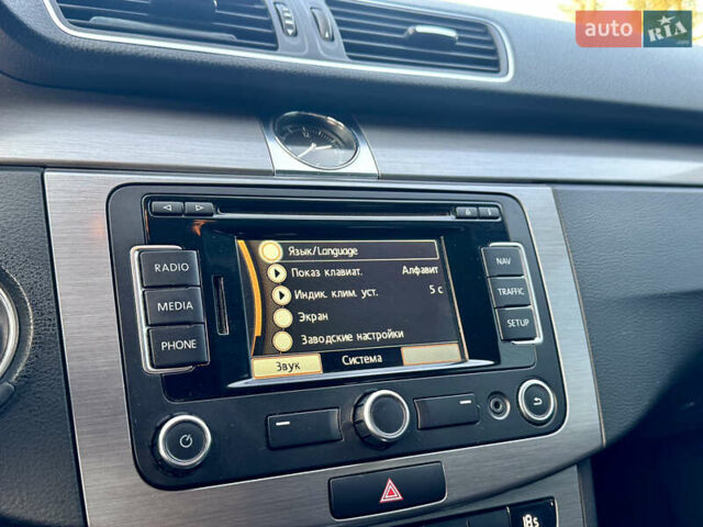 Сірий Фольксваген Пассат, об'ємом двигуна 1.97 л та пробігом 220 тис. км за 11499 $, фото 43 на Automoto.ua