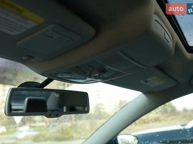 Серый Фольксваген Пассат, объемом двигателя 2.5 л и пробегом 140 тыс. км за 9900 $, фото 35 на Automoto.ua