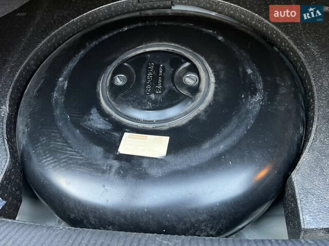 Сірий Фольксваген Пассат, об'ємом двигуна 2.5 л та пробігом 150 тис. км за 11700 $, фото 10 на Automoto.ua