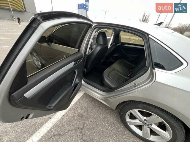 Сірий Фольксваген Пассат, об'ємом двигуна 2.48 л та пробігом 290 тис. км за 9300 $, фото 22 на Automoto.ua