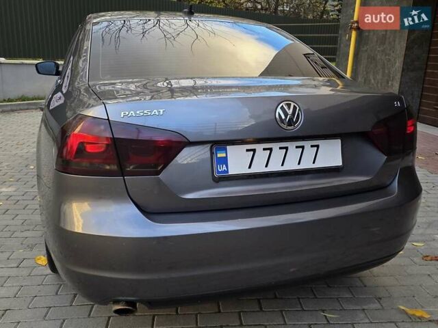 Серый Фольксваген Пассат, объемом двигателя 2.5 л и пробегом 241 тыс. км за 7450 $, фото 7 на Automoto.ua