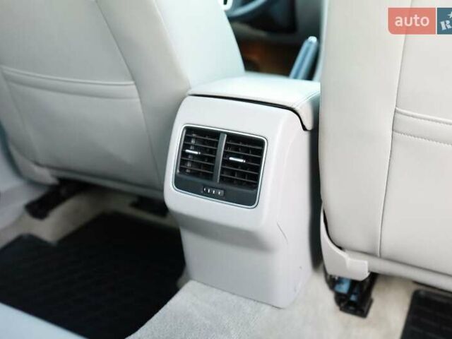 Серый Фольксваген Пассат, объемом двигателя 2.5 л и пробегом 140 тыс. км за 9900 $, фото 33 на Automoto.ua