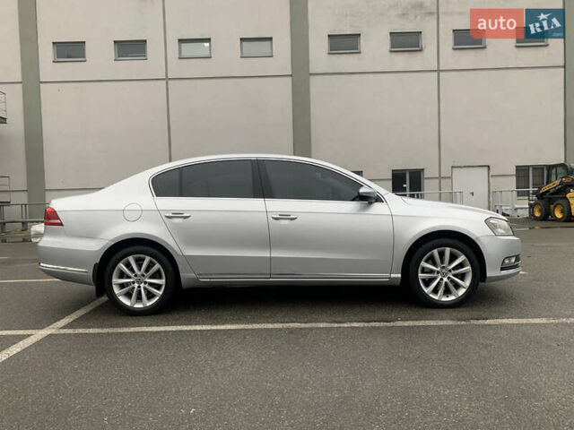 Серый Фольксваген Пассат, объемом двигателя 1.8 л и пробегом 351 тыс. км за 8500 $, фото 3 на Automoto.ua