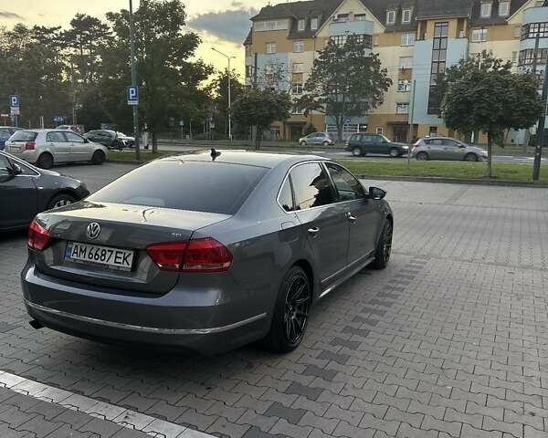 Серый Фольксваген Пассат, объемом двигателя 2.5 л и пробегом 276 тыс. км за 10500 $, фото 9 на Automoto.ua