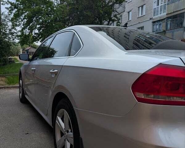 Серый Фольксваген Пассат, объемом двигателя 2.5 л и пробегом 238 тыс. км за 9800 $, фото 6 на Automoto.ua
