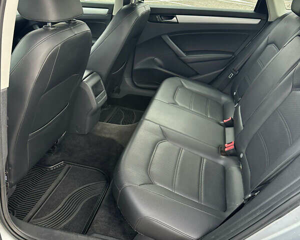 Сірий Фольксваген Пассат, об'ємом двигуна 2.5 л та пробігом 145 тис. км за 9000 $, фото 11 на Automoto.ua