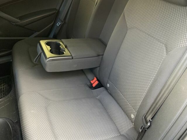 Серый Фольксваген Пассат, объемом двигателя 2.5 л и пробегом 180 тыс. км за 9800 $, фото 3 на Automoto.ua