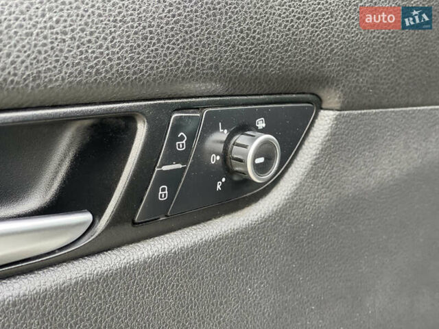 Фольксваген Пассат 2012 в Нововолынск на Automoto.ua Серый Фольксваген Пассат, объемом двигателя 1.97 л и пробегом 197 тыс. км за 12800 $, фото 27 на Automoto.ua