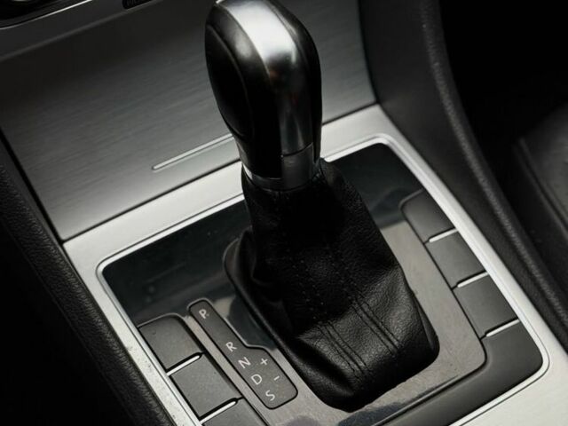 Сірий Фольксваген Пассат, об'ємом двигуна 2.5 л та пробігом 245 тис. км за 10600 $, фото 15 на Automoto.ua