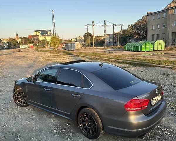 Серый Фольксваген Пассат, объемом двигателя 2.5 л и пробегом 276 тыс. км за 10500 $, фото 3 на Automoto.ua