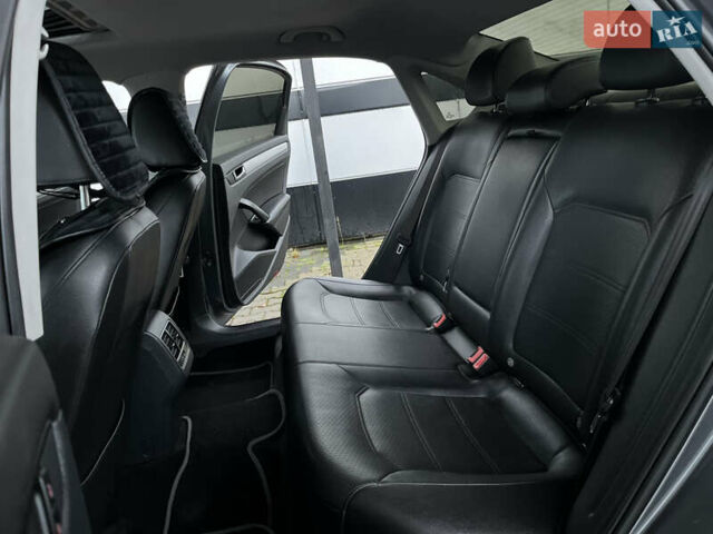 Сірий Фольксваген Пассат, об'ємом двигуна 2.5 л та пробігом 290 тис. км за 8999 $, фото 19 на Automoto.ua