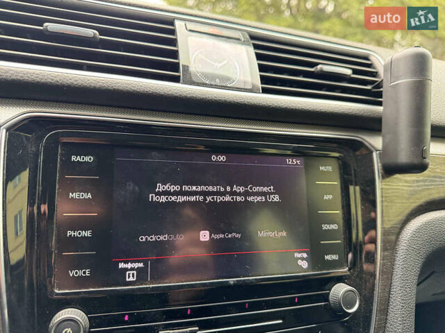 Сірий Фольксваген Пассат, об'ємом двигуна 2.5 л та пробігом 253 тис. км за 10490 $, фото 24 на Automoto.ua