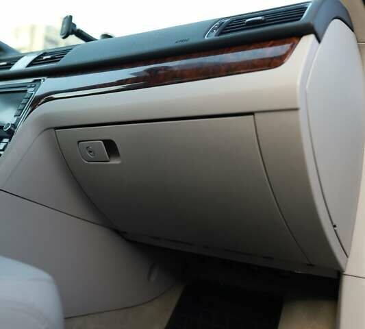 Серый Фольксваген Пассат, объемом двигателя 2.5 л и пробегом 140 тыс. км за 9900 $, фото 26 на Automoto.ua