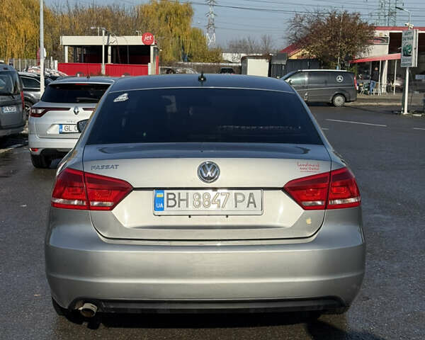 Сірий Фольксваген Пассат, об'ємом двигуна 2.48 л та пробігом 263 тис. км за 9000 $, фото 16 на Automoto.ua