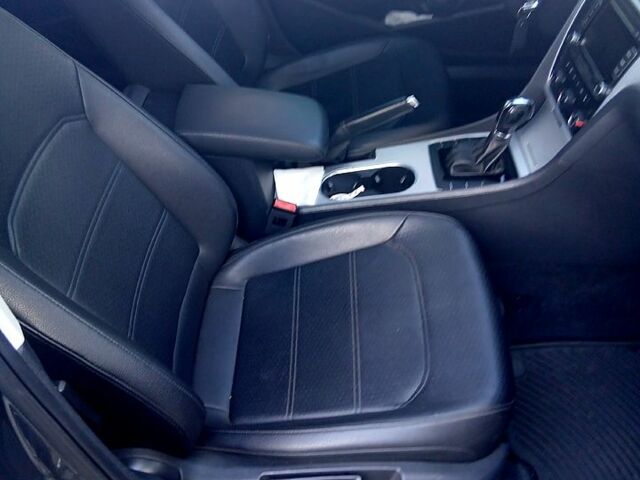 Сірий Фольксваген Пассат, об'ємом двигуна 2.5 л та пробігом 268 тис. км за 9750 $, фото 4 на Automoto.ua