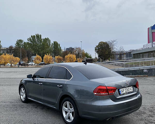 Фольксваген Пассат 2012 в Запорожье на Automoto.ua Серый Фольксваген Пассат, объемом двигателя 2.48 л и пробегом 228 тыс. км за 9900 $, фото 6 на Automoto.ua
