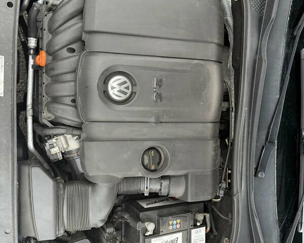 Сірий Фольксваген Пассат, об'ємом двигуна 2.5 л та пробігом 227 тис. км за 10800 $, фото 20 на Automoto.ua