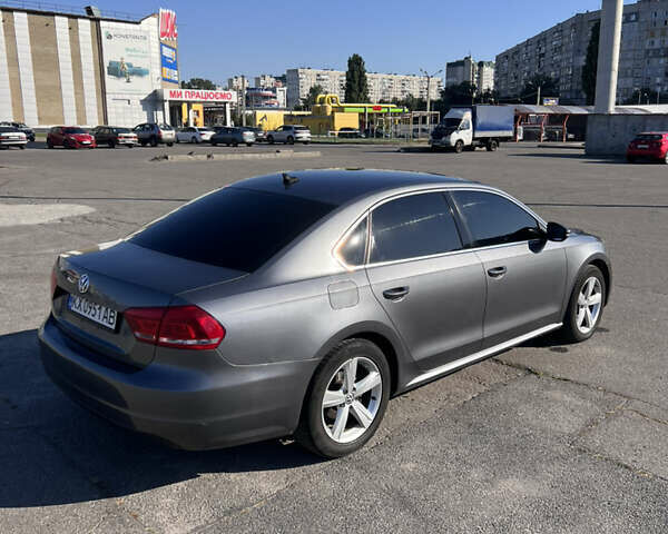 Серый Фольксваген Пассат, объемом двигателя 2.5 л и пробегом 174 тыс. км за 10900 $, фото 10 на Automoto.ua