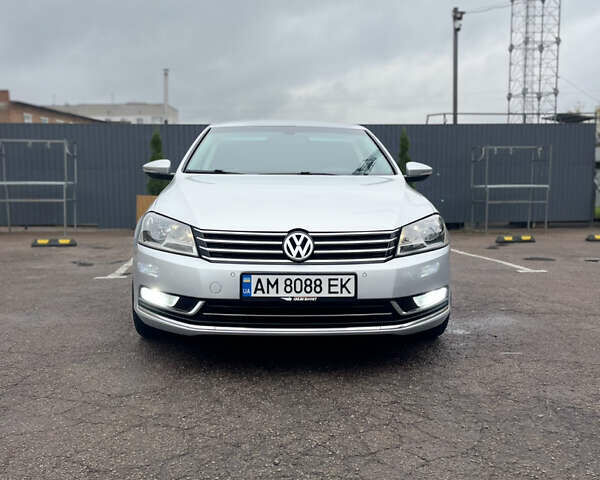 Фольксваген Пассат 2012 в Коростене на Automoto.ua Серый Фольксваген Пассат, объемом двигателя 1.8 л и пробегом 159 тыс. км за 10750 $, фото 3 на Automoto.ua