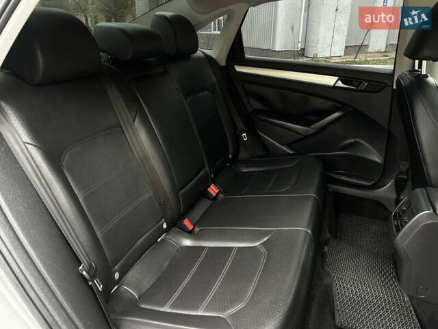 Серый Фольксваген Пассат, объемом двигателя 2.48 л и пробегом 254 тыс. км за 9800 $, фото 14 на Automoto.ua