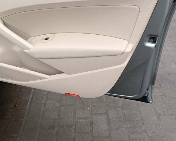 Серый Фольксваген Пассат, объемом двигателя 2.48 л и пробегом 197 тыс. км за 9999 $, фото 15 на Automoto.ua