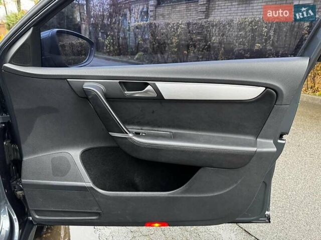 Сірий Фольксваген Пассат, об'ємом двигуна 1.8 л та пробігом 249 тис. км за 9390 $, фото 30 на Automoto.ua