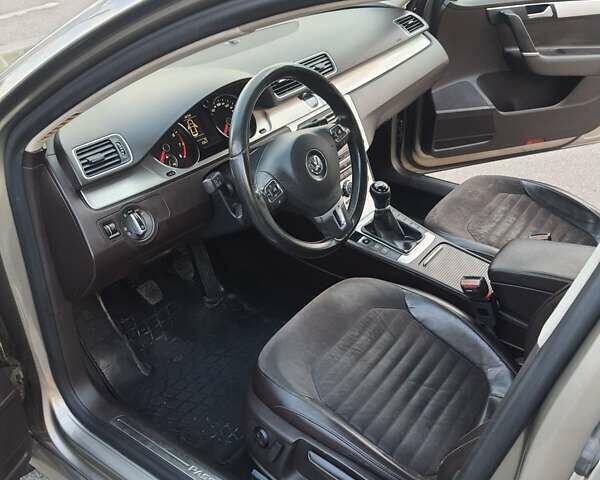 Сірий Фольксваген Пассат, об'ємом двигуна 1.8 л та пробігом 234 тис. км за 10900 $, фото 21 на Automoto.ua