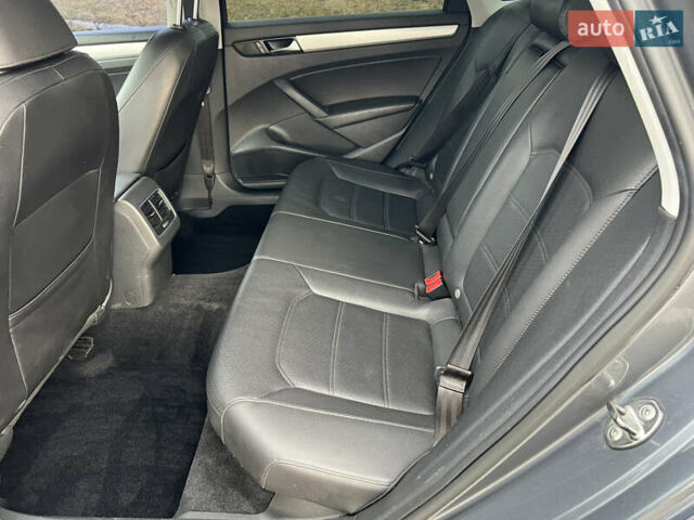 Серый Фольксваген Пассат, объемом двигателя 2.5 л и пробегом 163 тыс. км за 9200 $, фото 27 на Automoto.ua