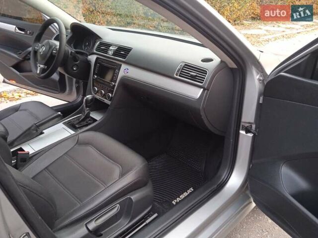 Сірий Фольксваген Пассат, об'ємом двигуна 2.5 л та пробігом 216 тис. км за 9800 $, фото 12 на Automoto.ua