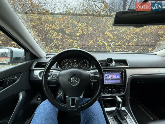 Серый Фольксваген Пассат, объемом двигателя 2.5 л и пробегом 178 тыс. км за 11200 $, фото 6 на Automoto.ua