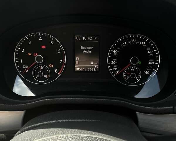 Серый Фольксваген Пассат, объемом двигателя 2.5 л и пробегом 186 тыс. км за 11200 $, фото 28 на Automoto.ua