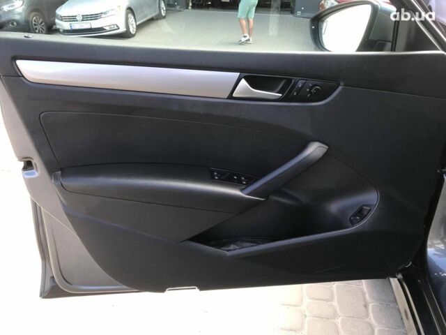 Серый Фольксваген Пассат, объемом двигателя 2.5 л и пробегом 142 тыс. км за 9490 $, фото 17 на Automoto.ua